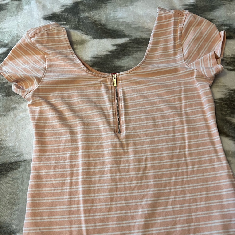 Simple Blouses - Picture 2 of 7